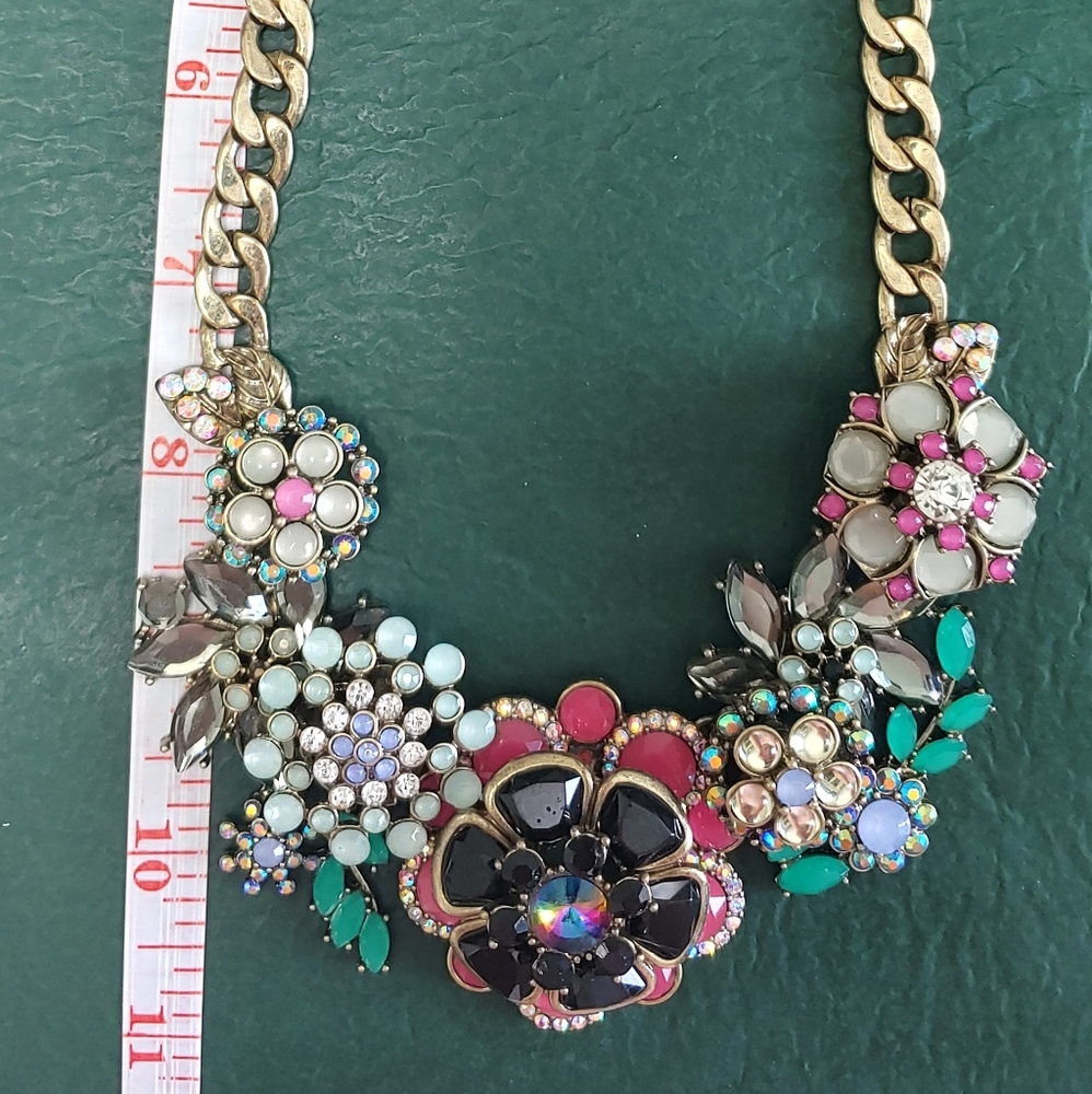 Stunning Joan Rivers Floral Necklace